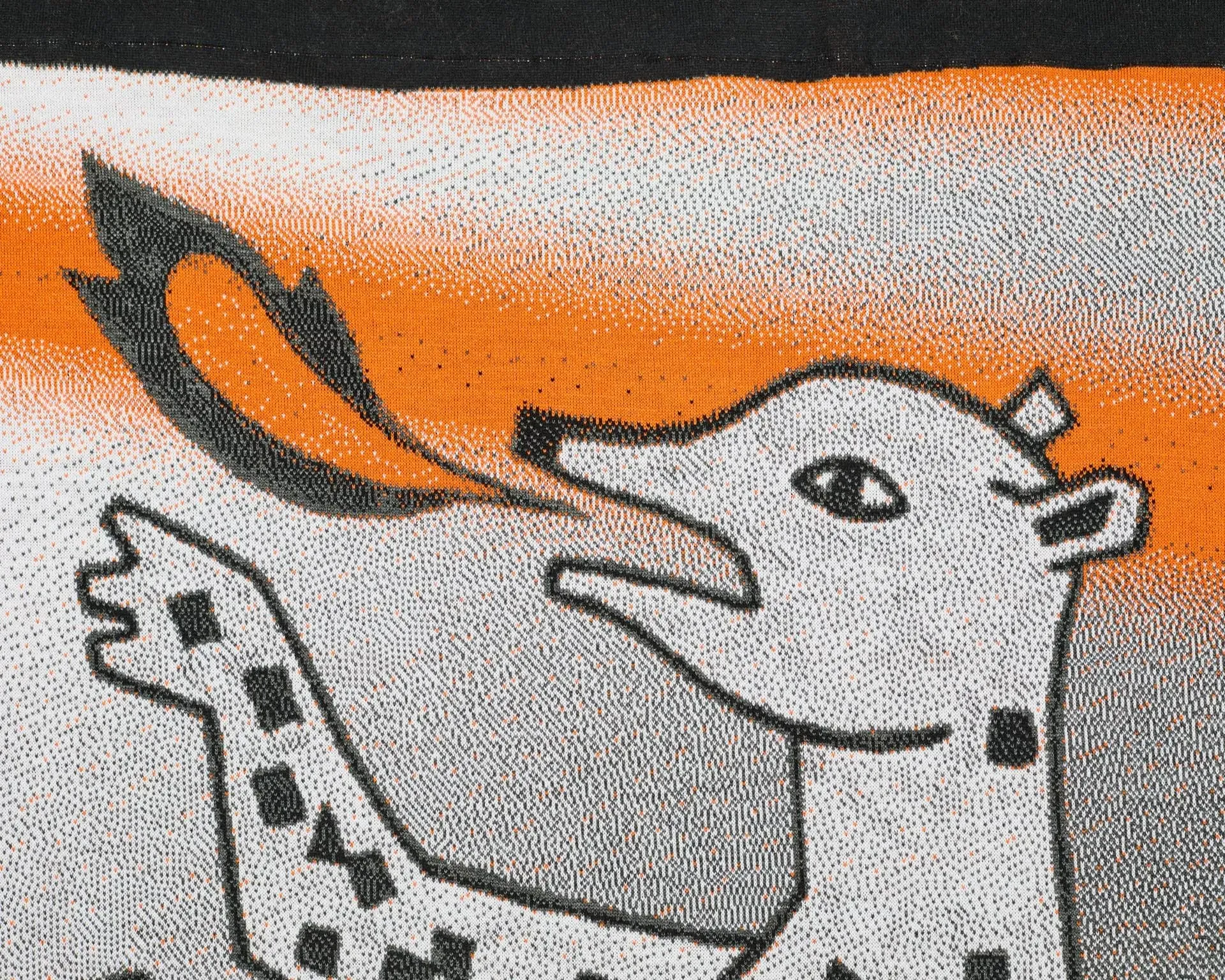 Un dessin d'un girafe sur un fond orange